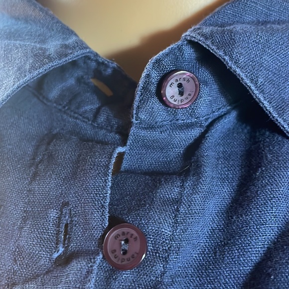 Marsh Landing Blue Linen Button Down size Medium - Picture 2 of 8